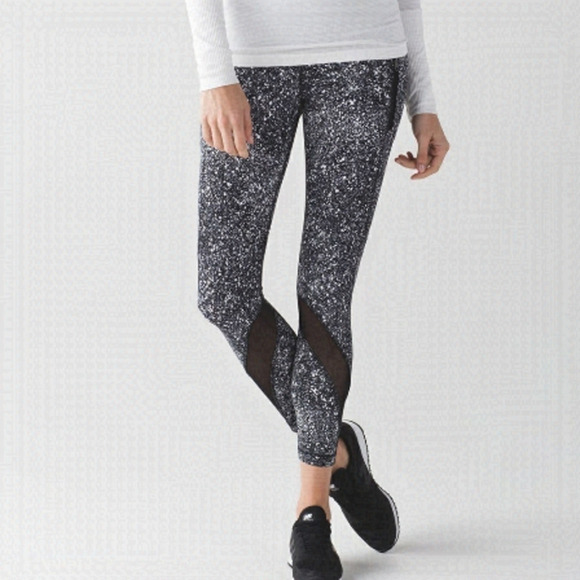 EXCELLENT Condition Lululemon Inspire Tight II | Splatter White Black |Patterned - Picture 1 of 8